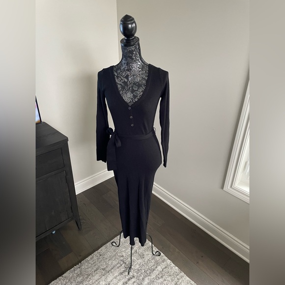 Babaton Dresses & Skirts - Babaton - Long sleeve black dress with waist tie